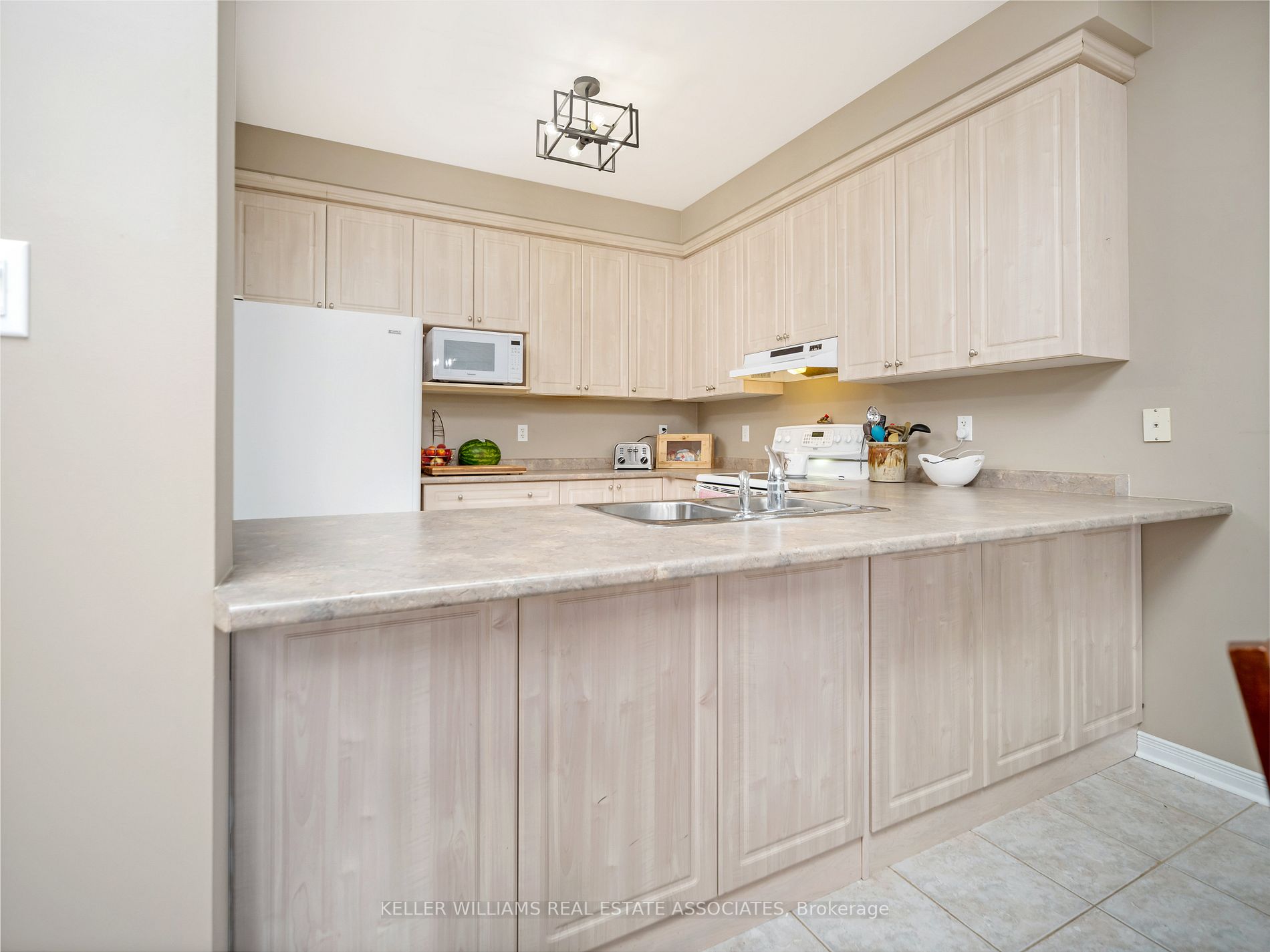 25 Elderberry Gate