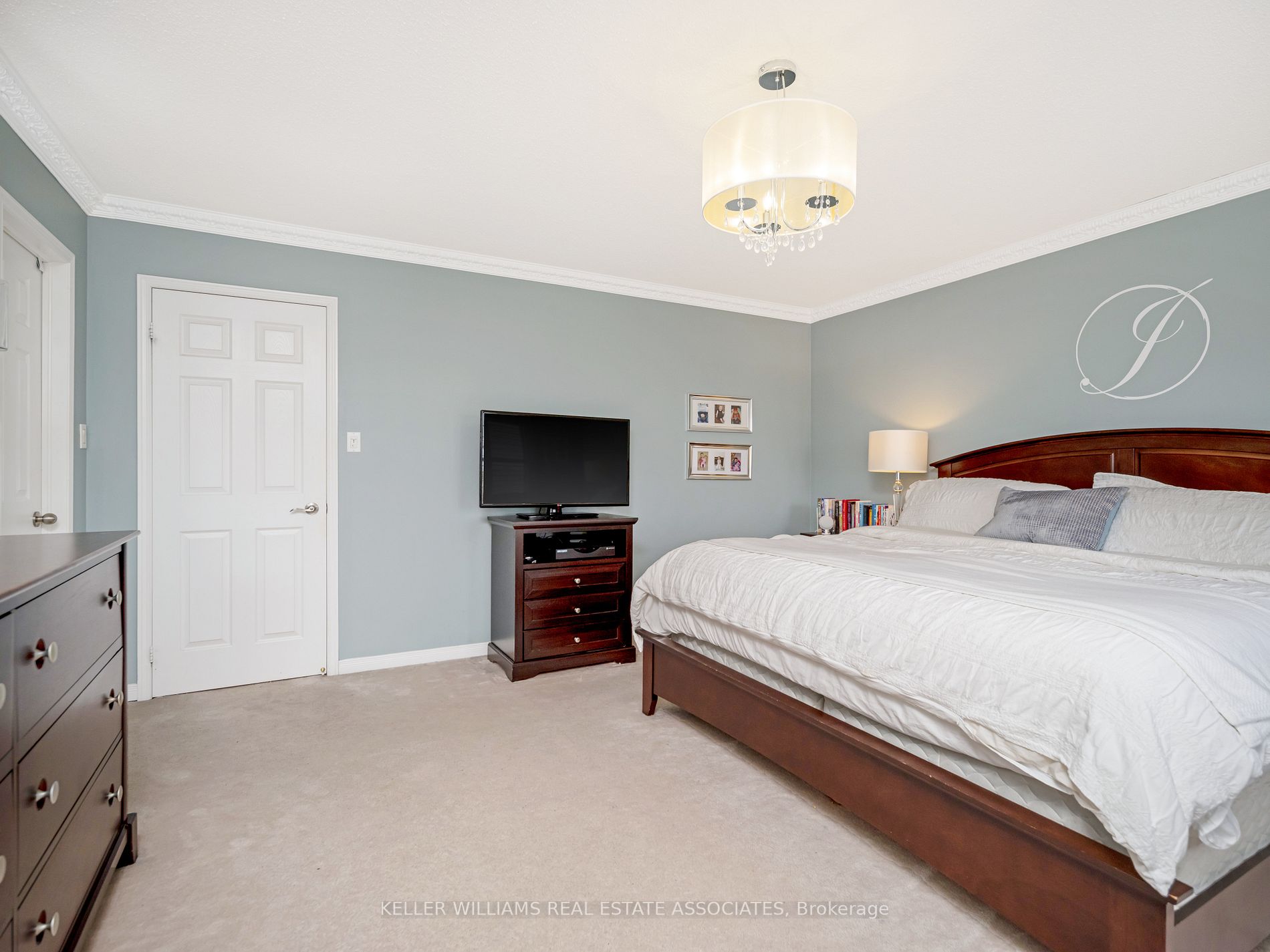 25 Elderberry Gate