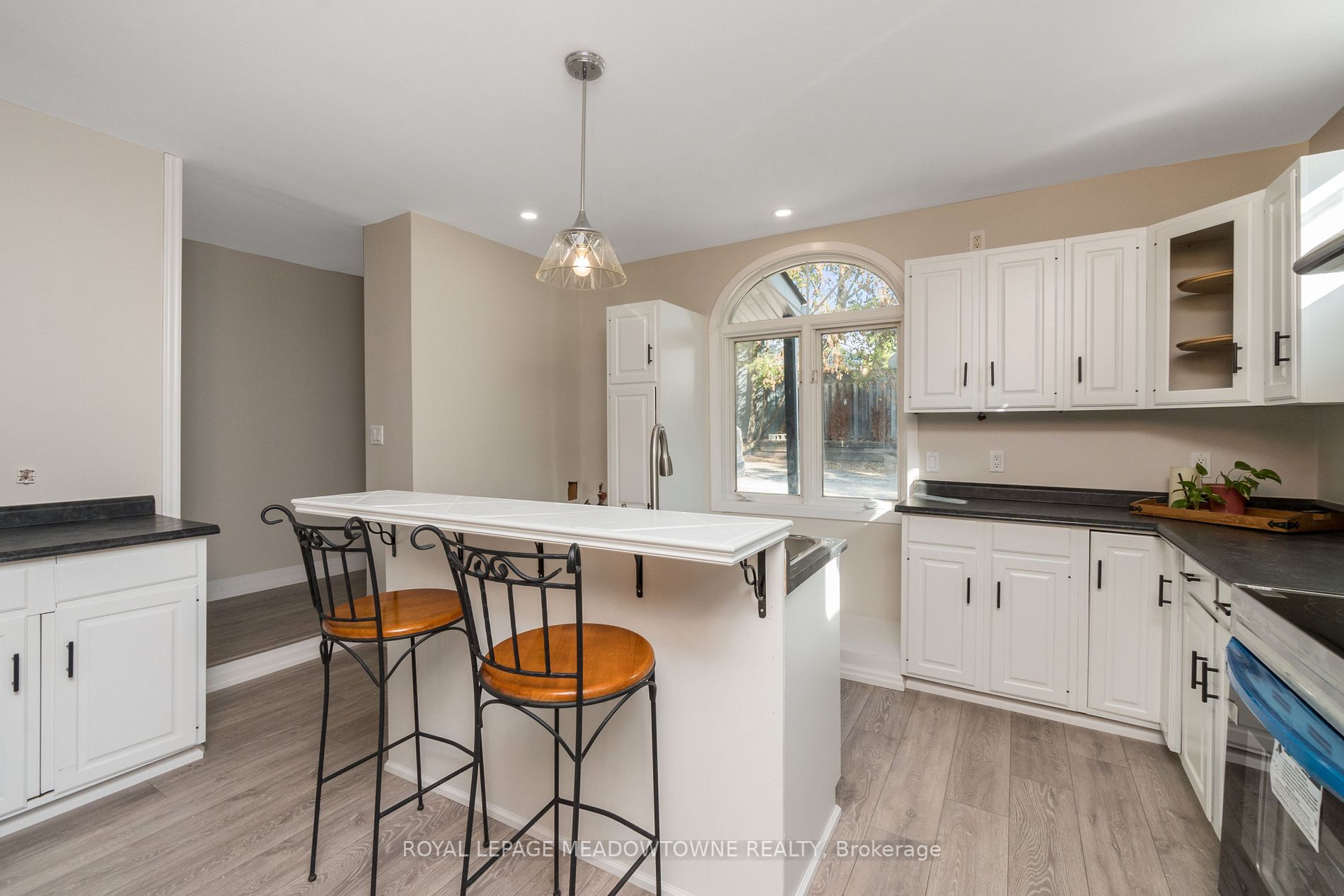 7 Guelph Street