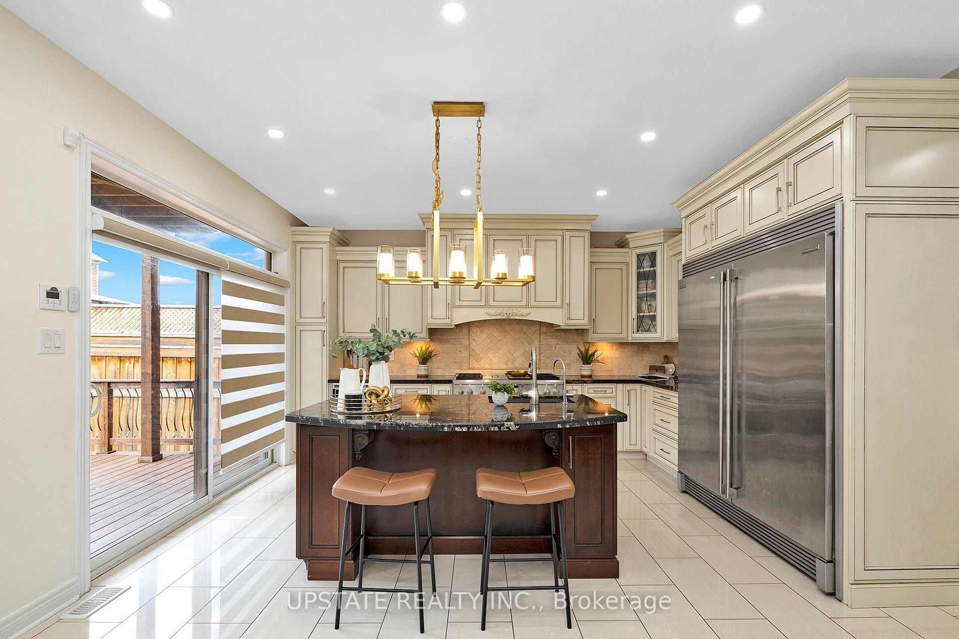 4 Ingleborough Dr