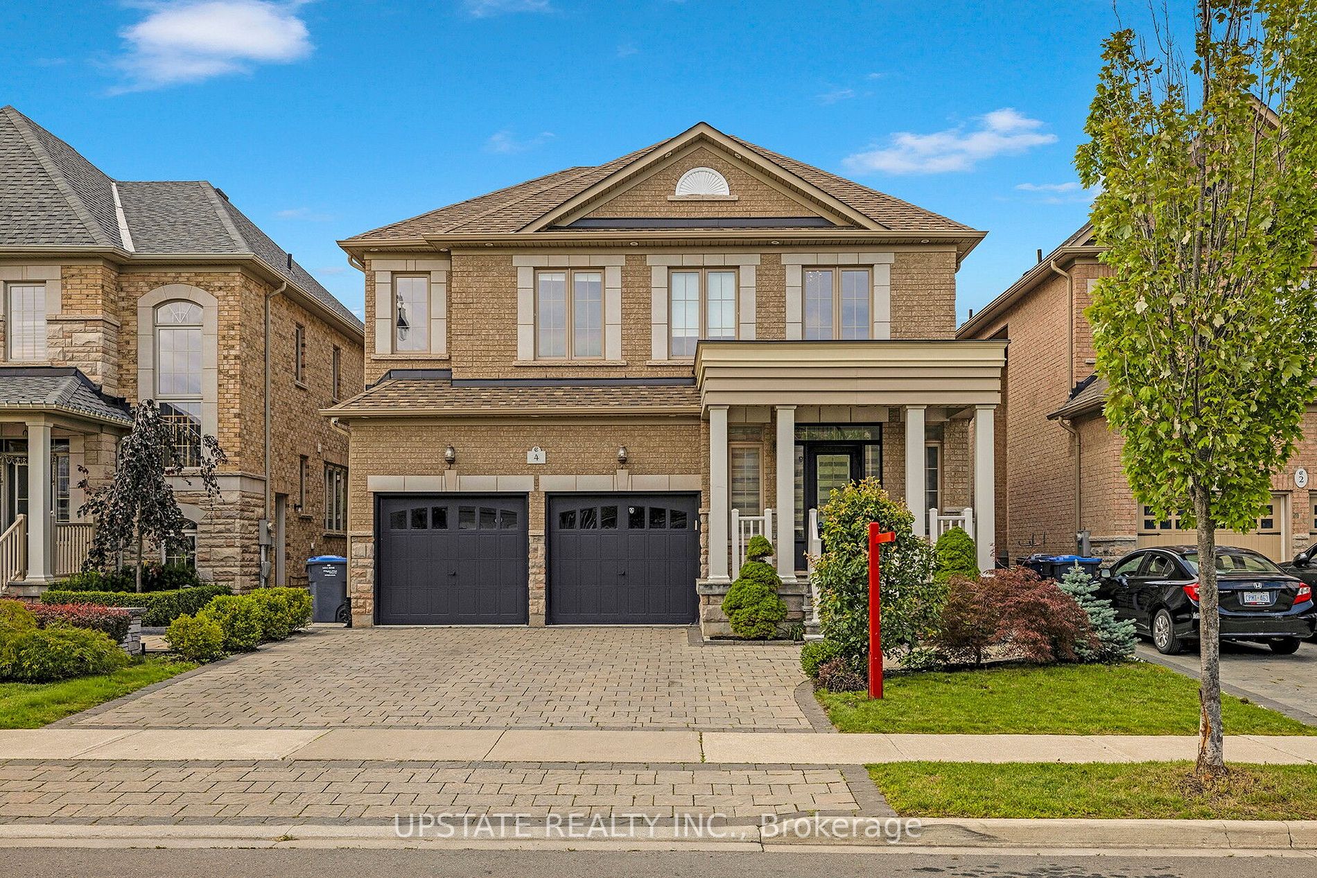4 Ingleborough Dr