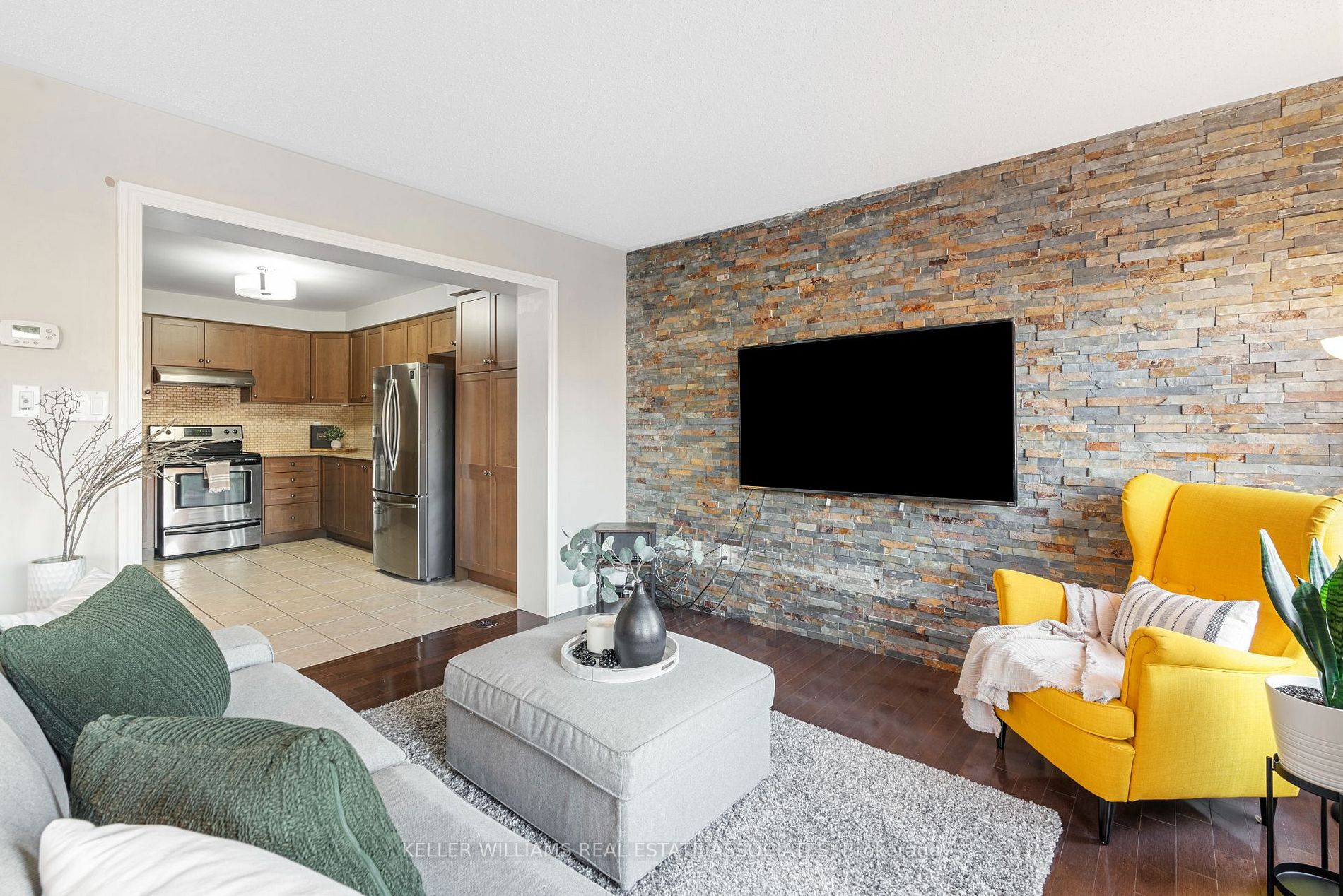 864 Fowles Court