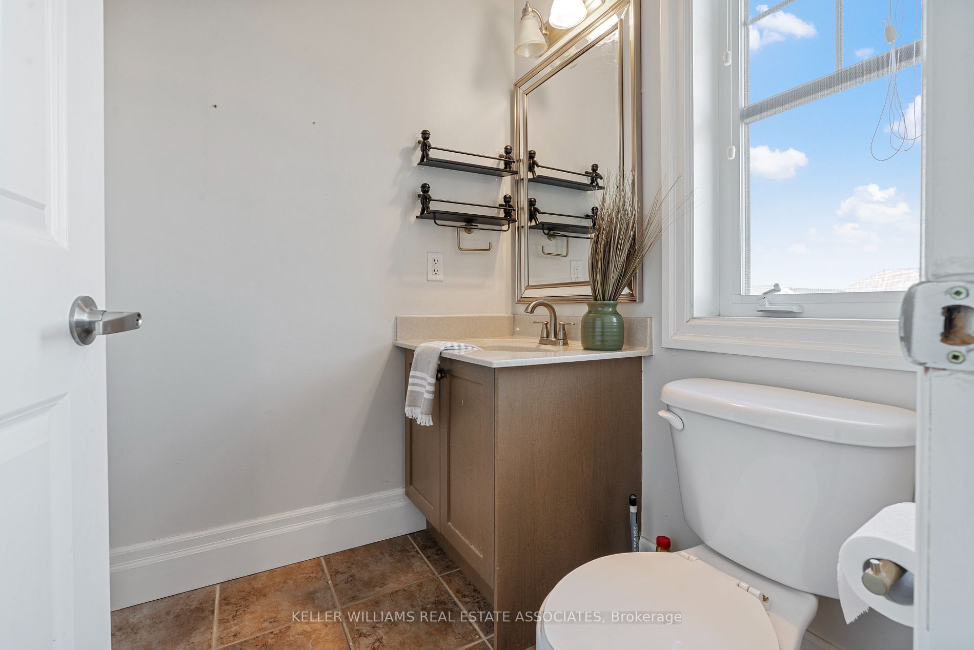 864 Fowles Court