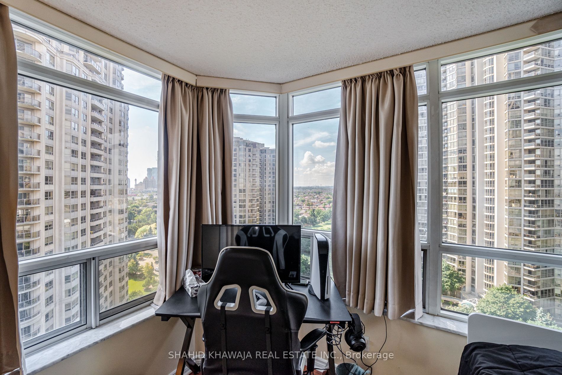 35 Kingsbridge Garden Circ, #1612