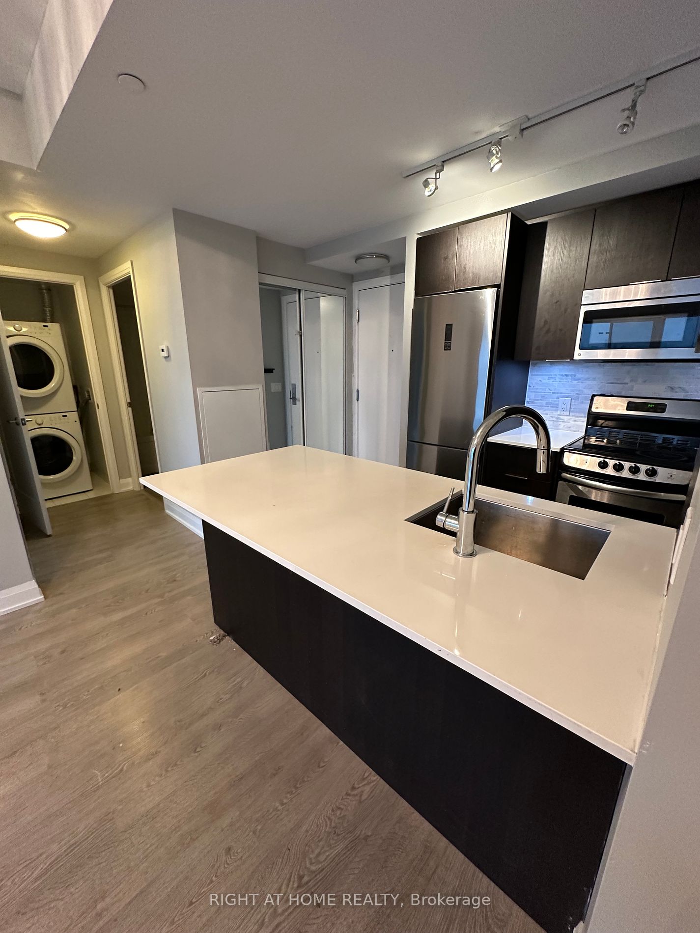 56 Annie Craig Dr, #3207