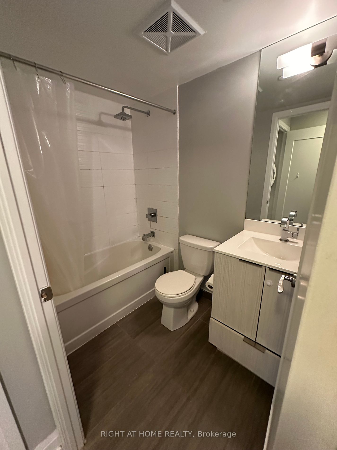 56 Annie Craig Dr, #3207