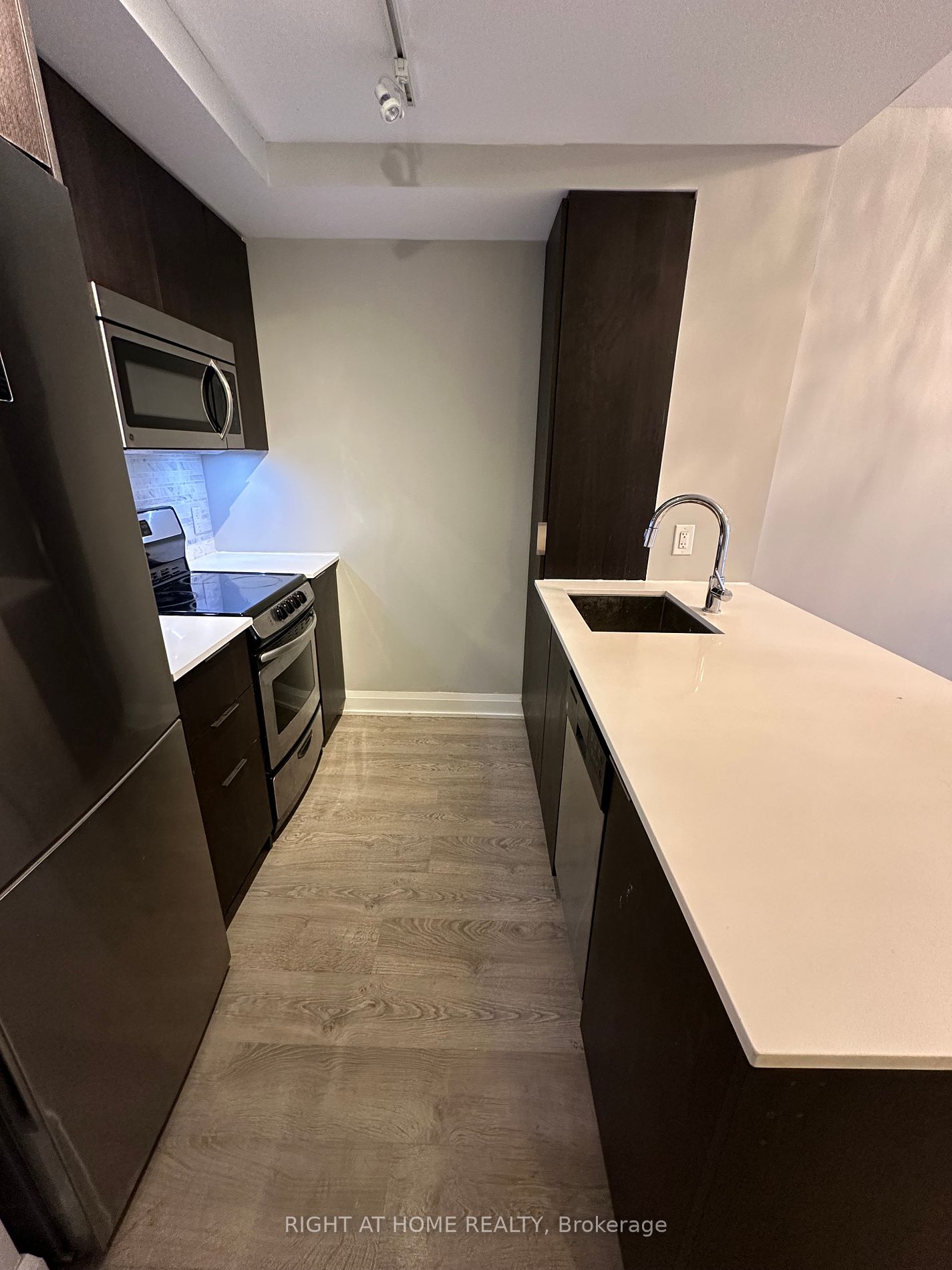 56 Annie Craig Dr, #3207