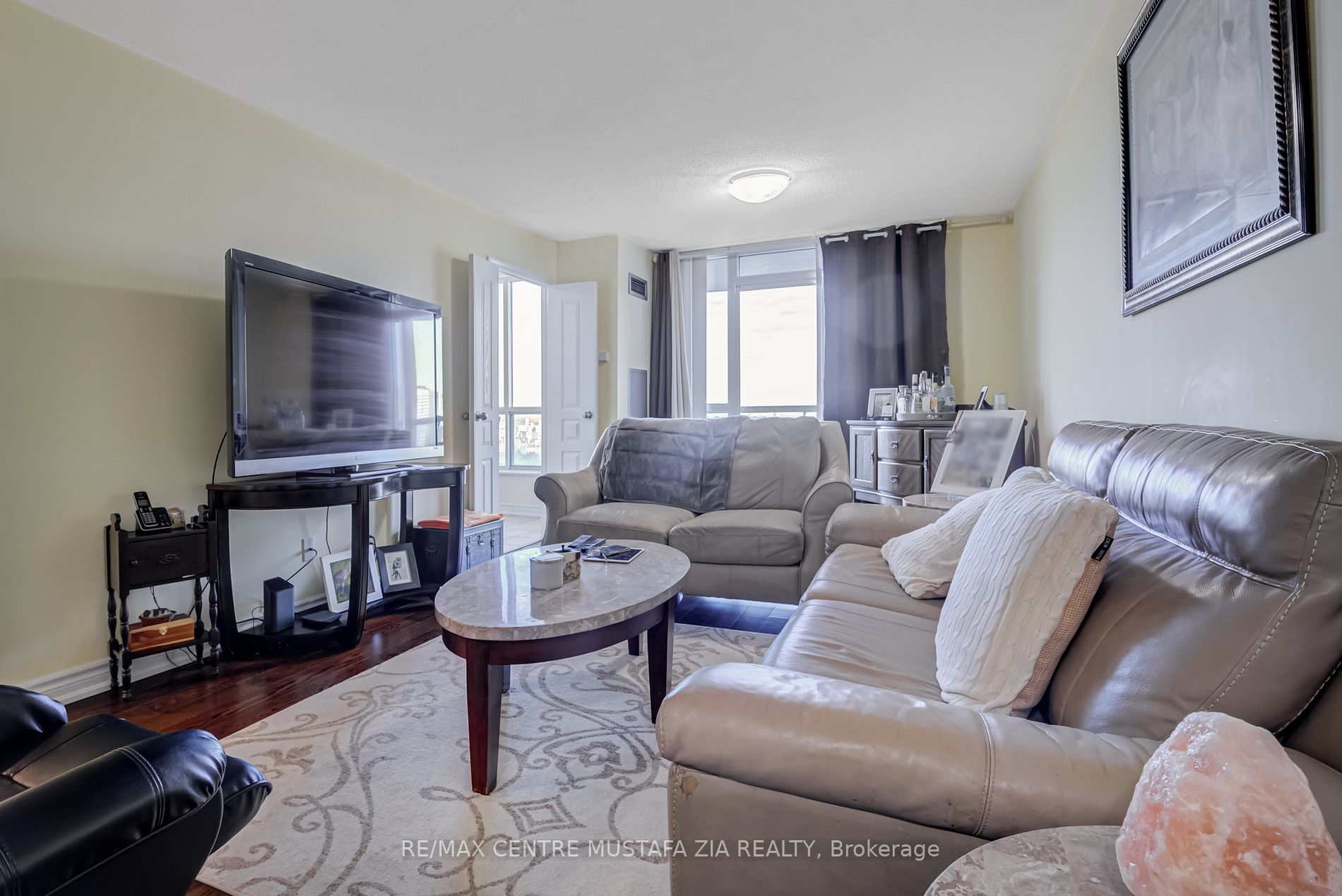 2585 Erin Centre Boulevard, #1005