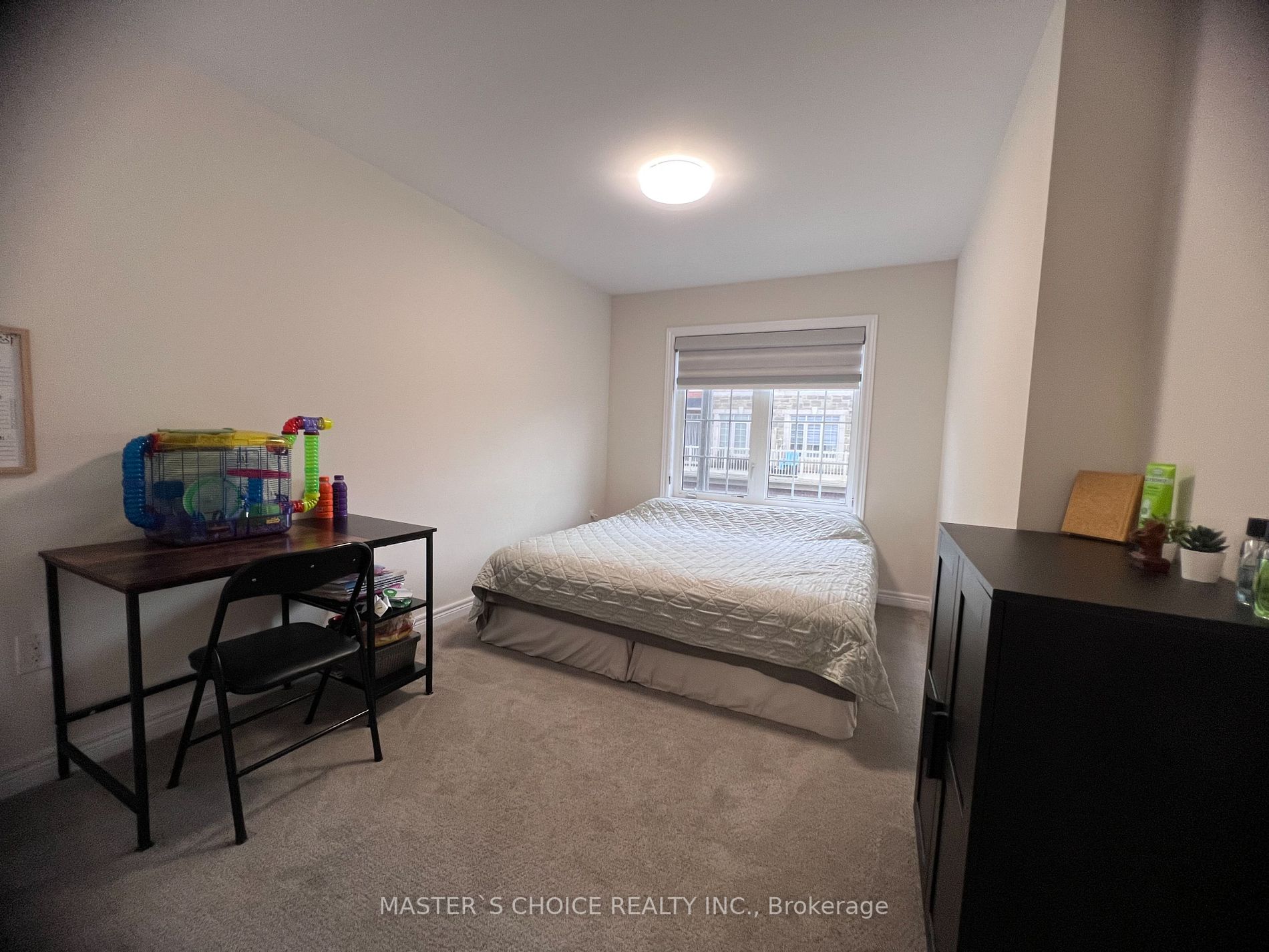 3335 Mockingbird Common