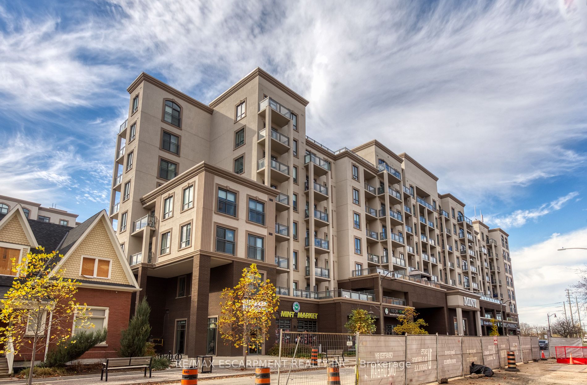 2486 Old Bronte Rd, #520