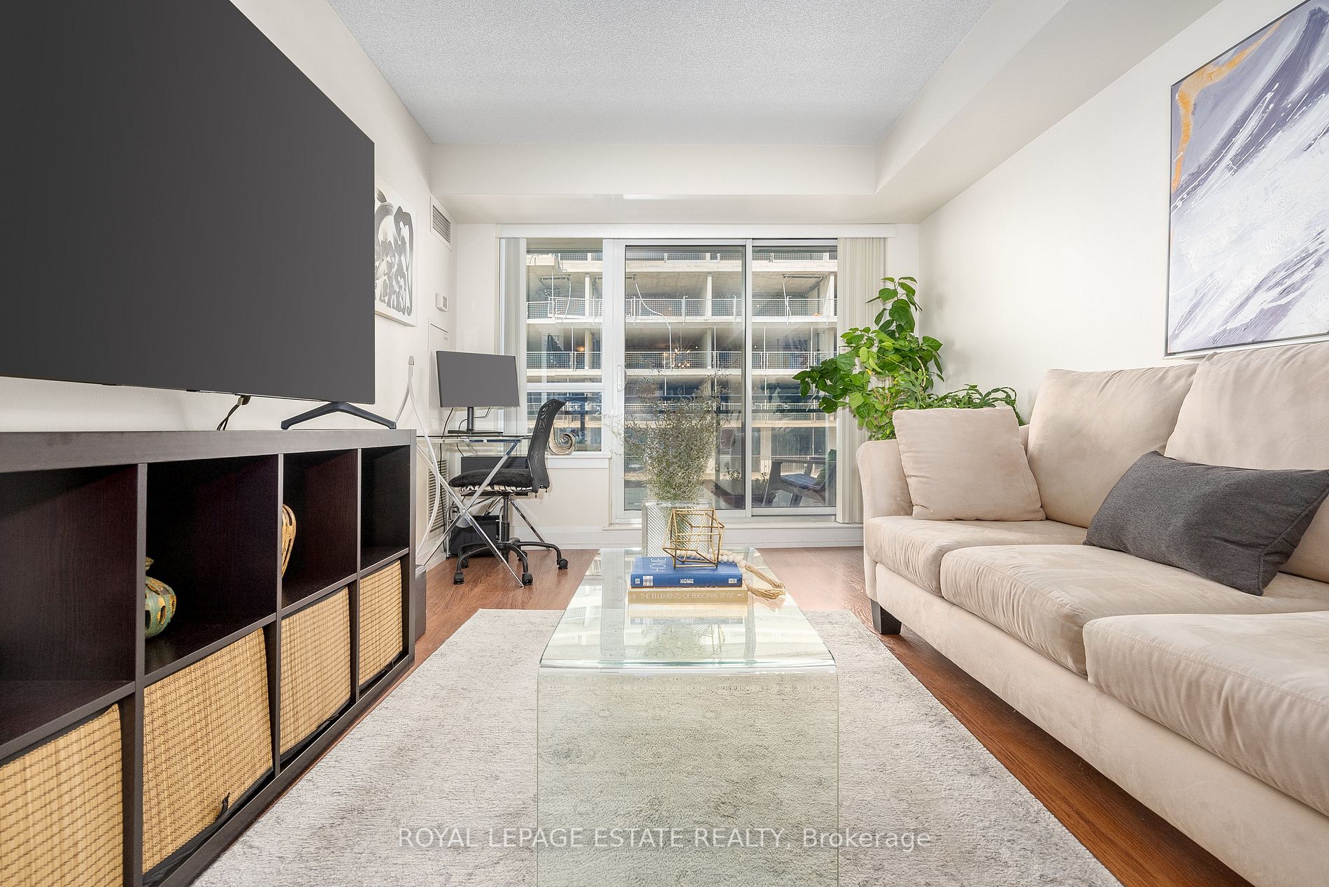 55 De Boers Dr, #1012