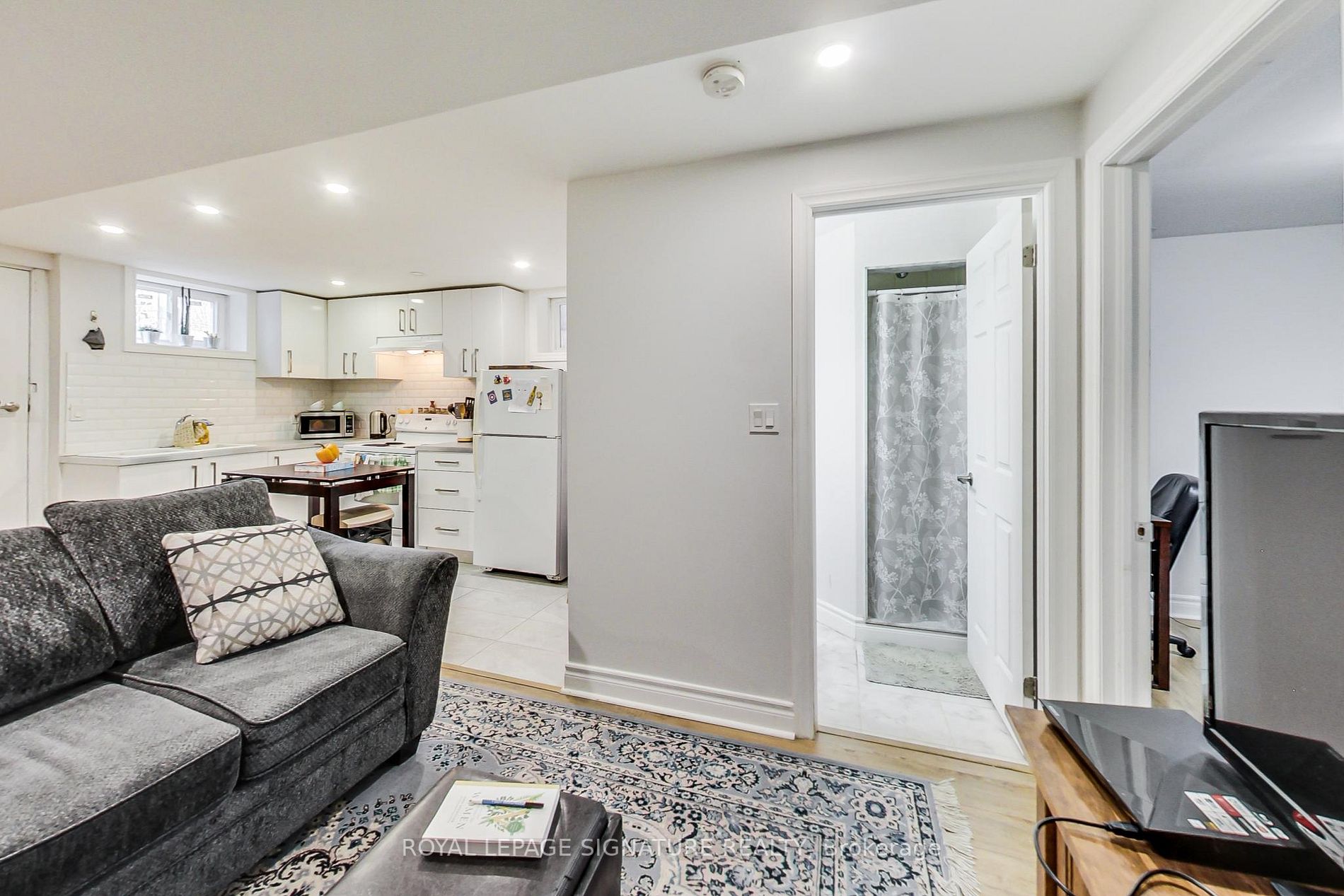 1162 Dovercourt Rd