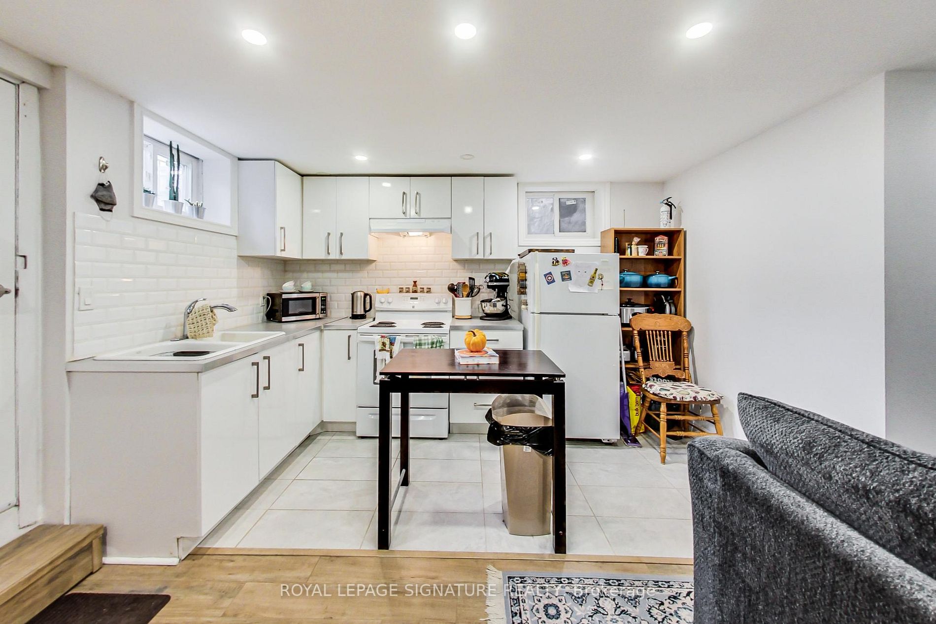 1162 Dovercourt Rd