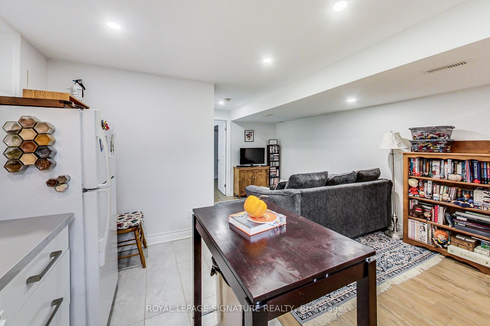 1162 Dovercourt Rd
