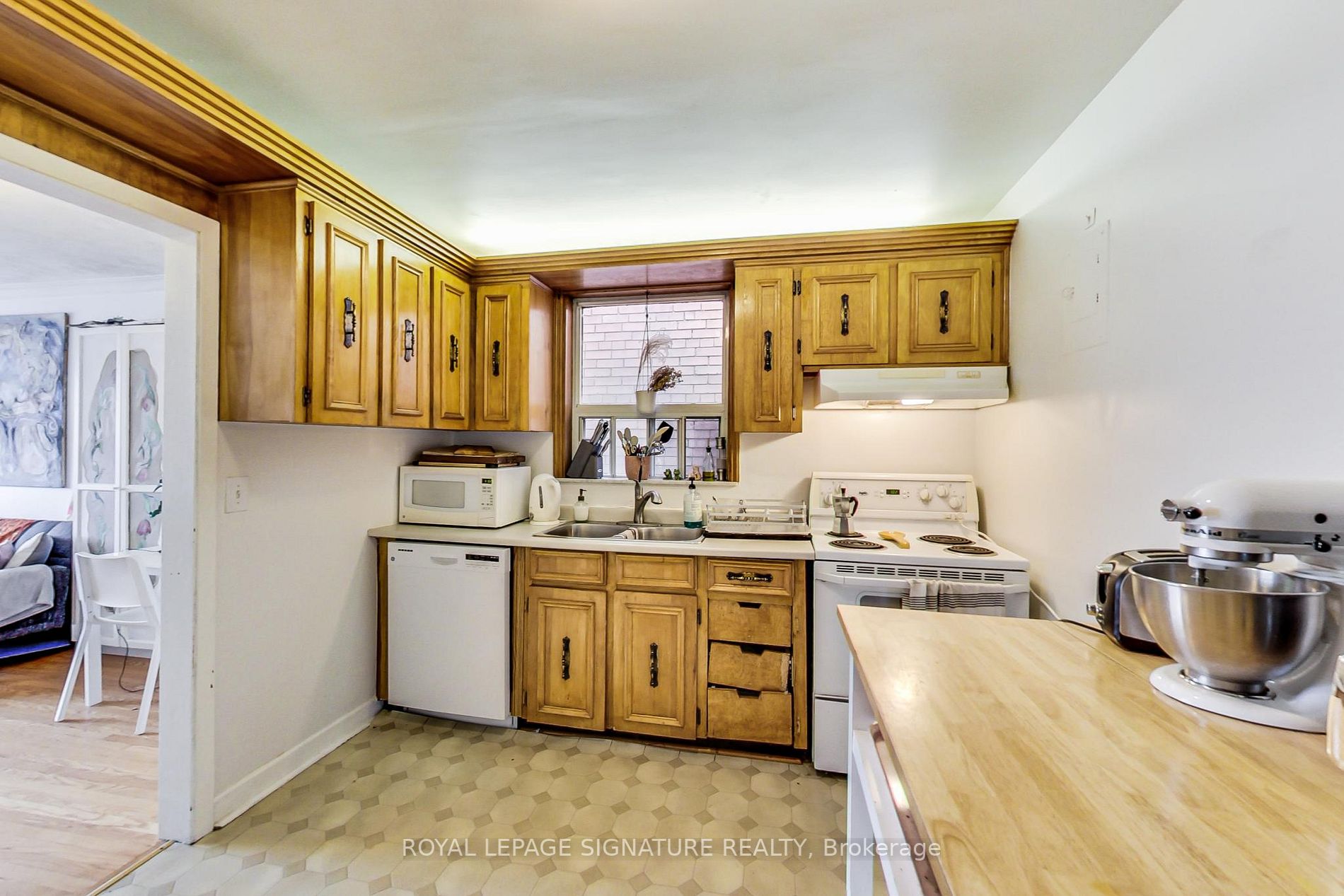 1162 Dovercourt Rd