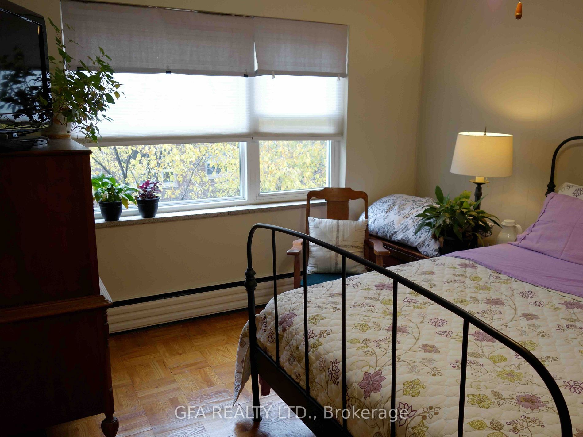 185 Stephen Drive, #404