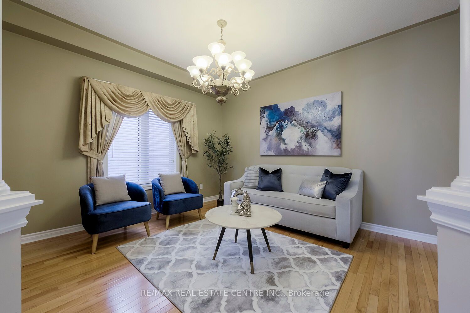 31 Redwillow Road E