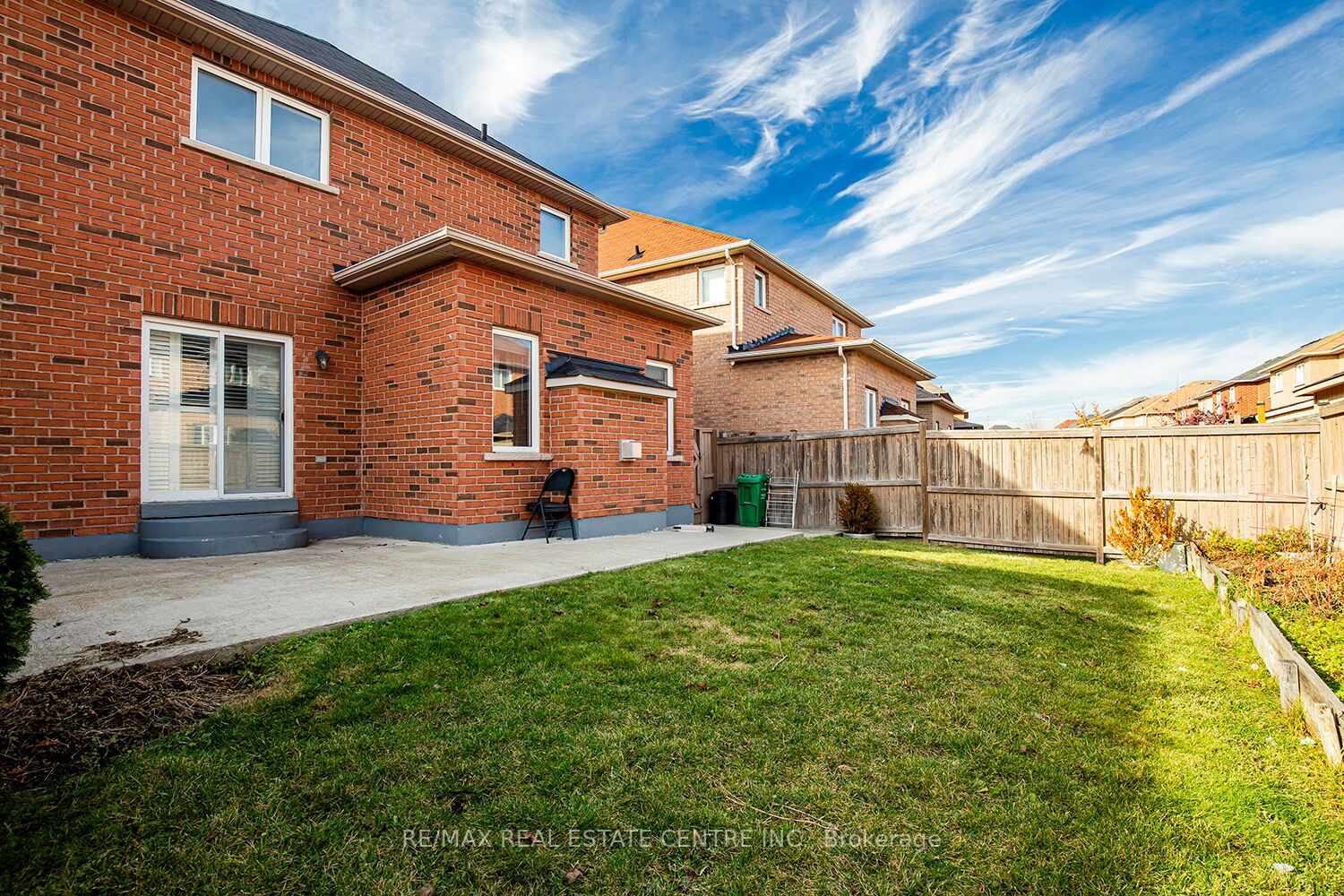 31 Redwillow Road E