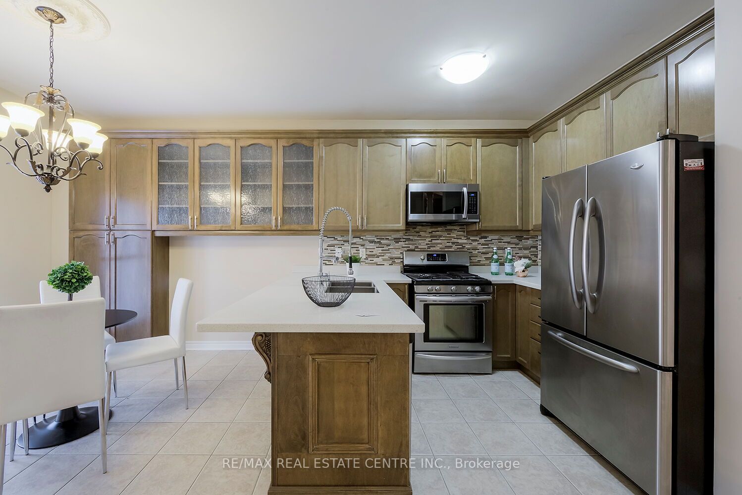 31 Redwillow Road E