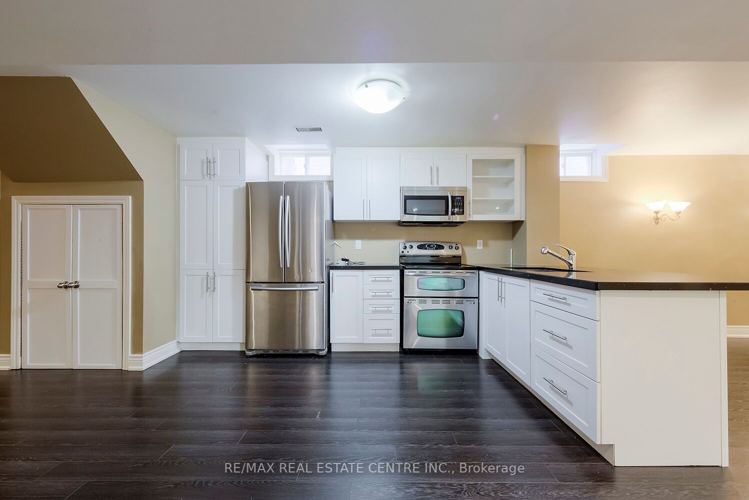 31 Redwillow Road E