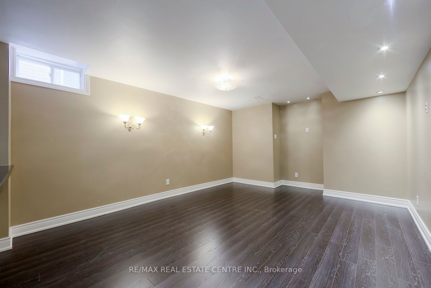 31 Redwillow Road E