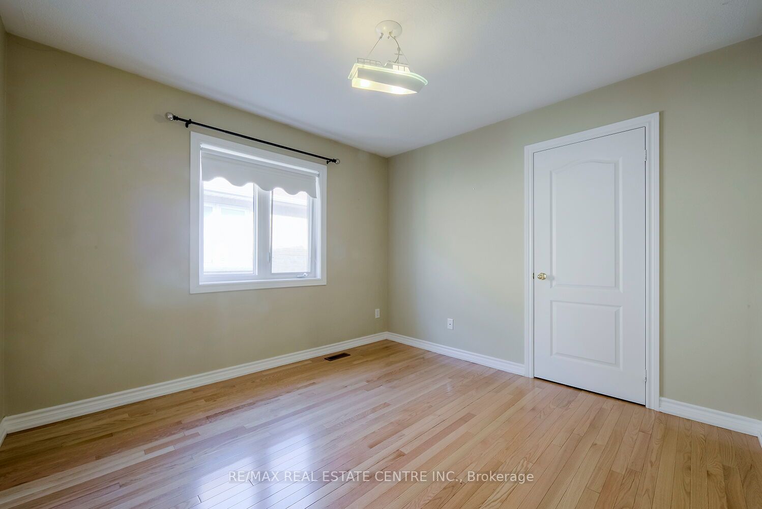 31 Redwillow Road E