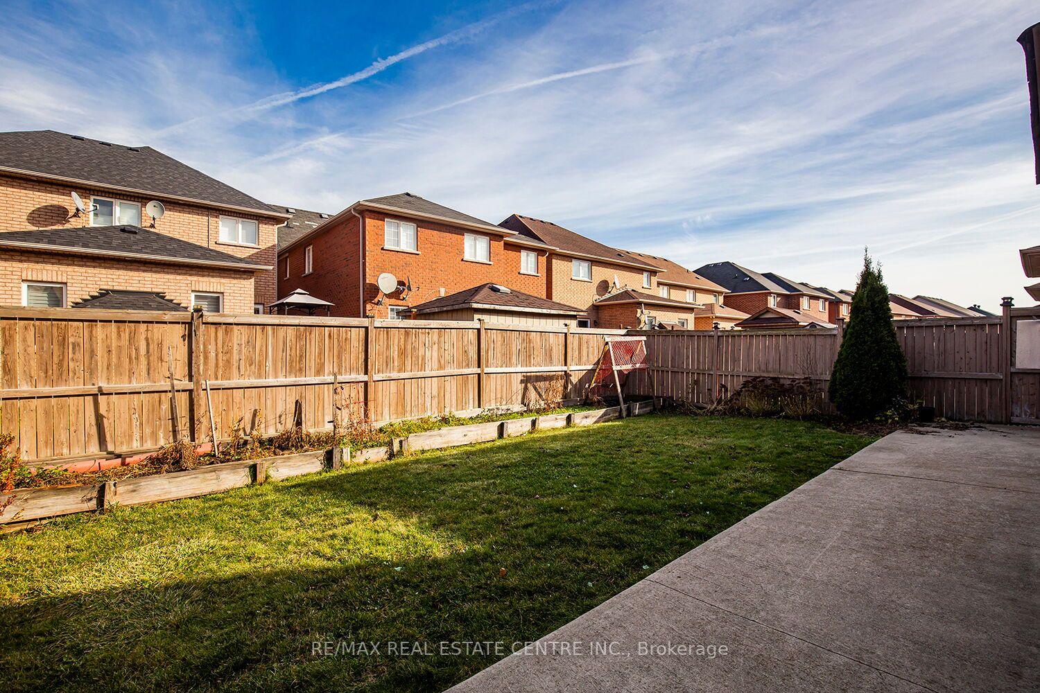 31 Redwillow Road E