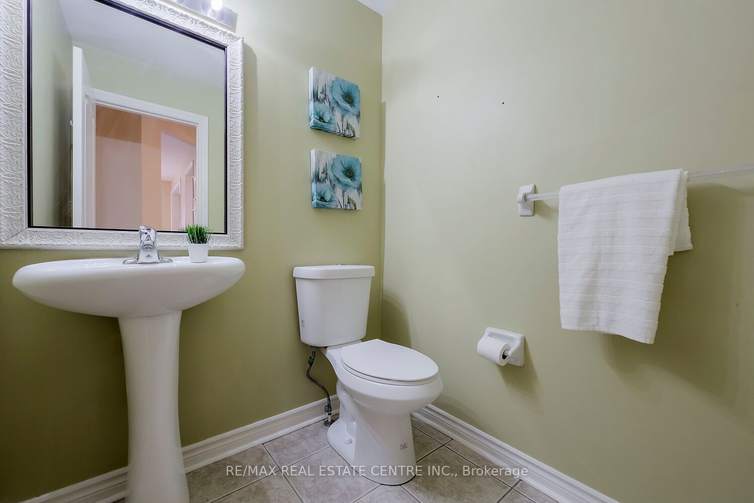 31 Redwillow Road E