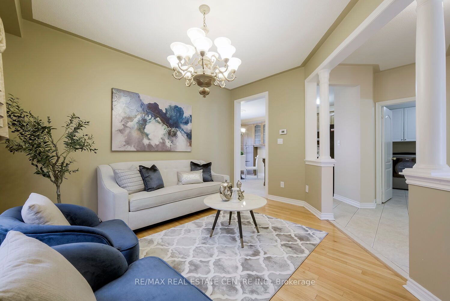 31 Redwillow Road E
