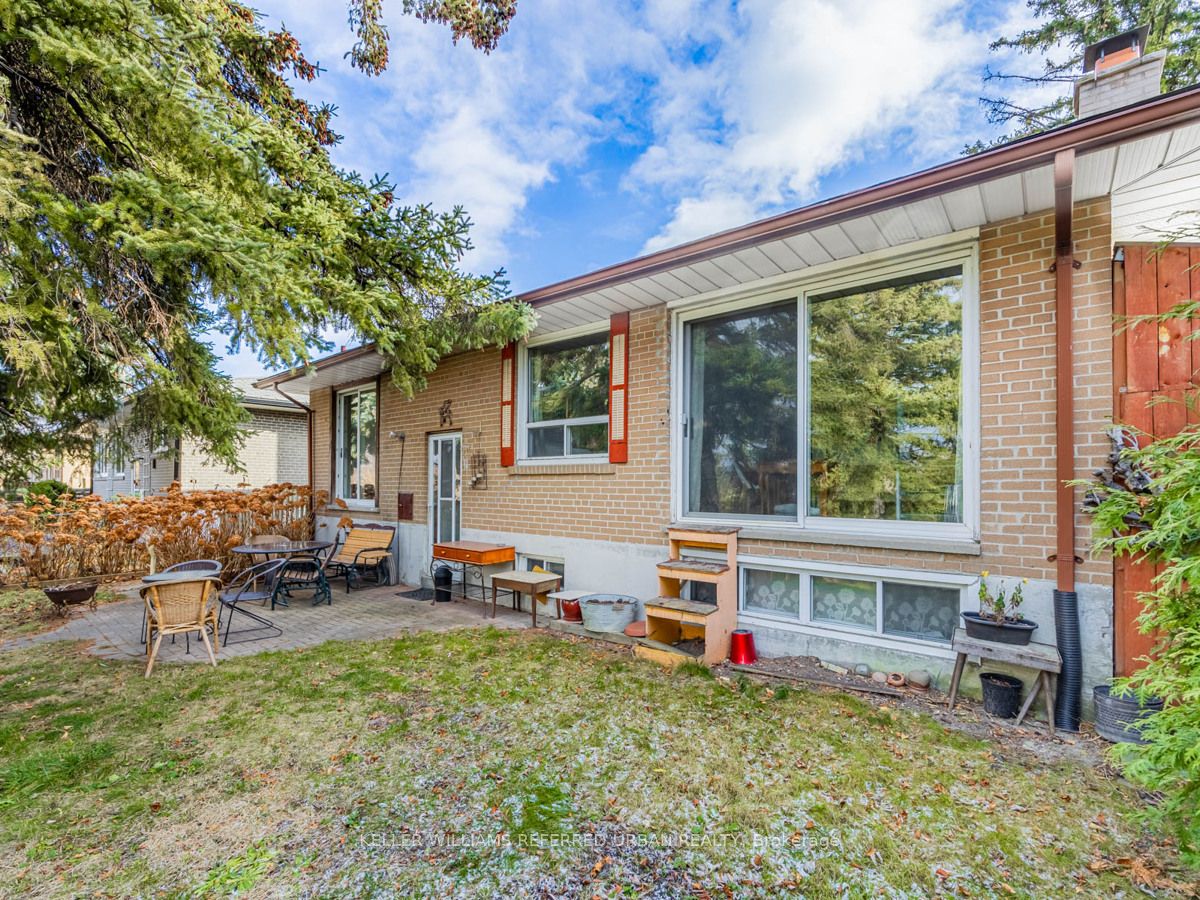 84 Hadrian Drive