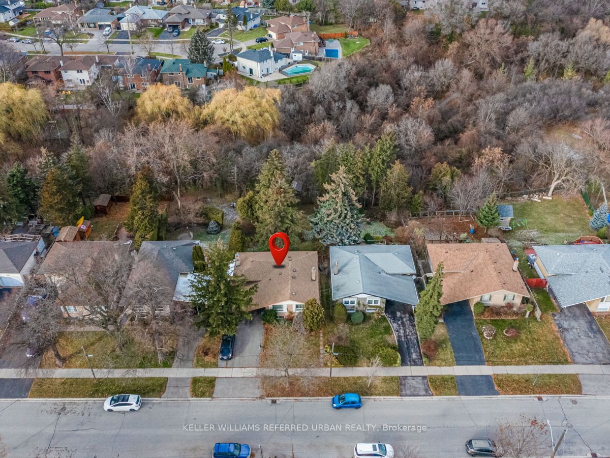 84 Hadrian Drive