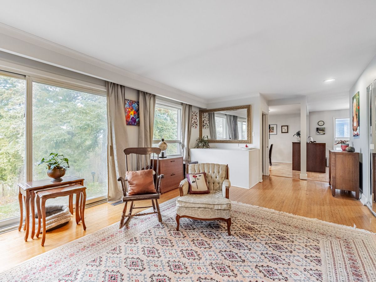 84 Hadrian Drive