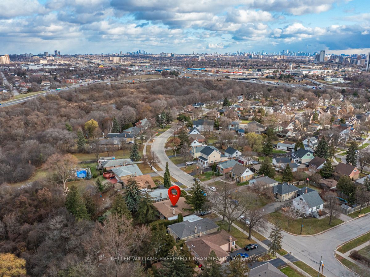 84 Hadrian Drive