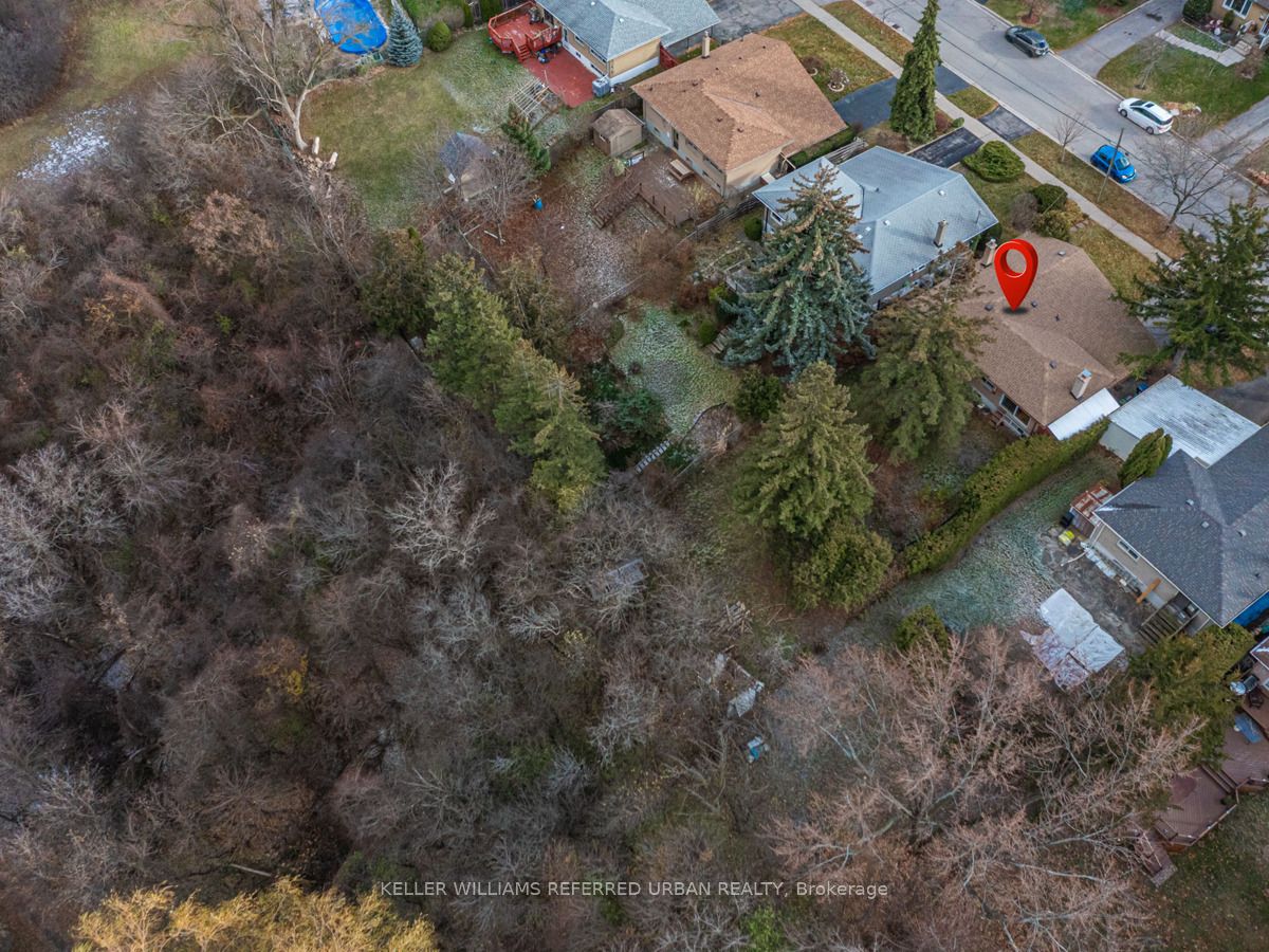 84 Hadrian Drive