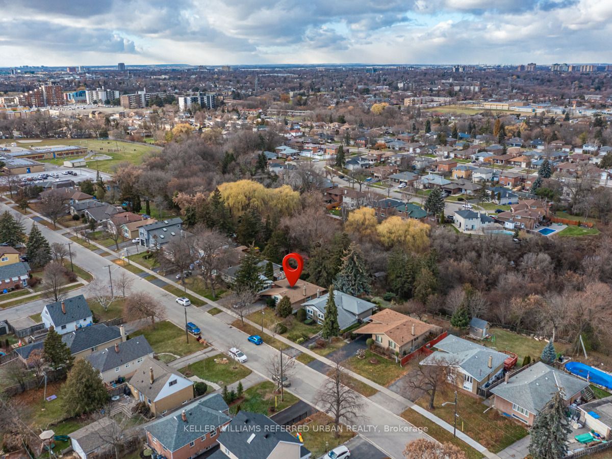 84 Hadrian Drive