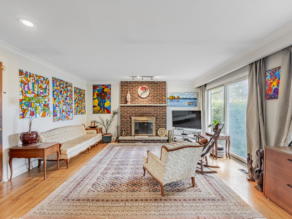 84 Hadrian Drive