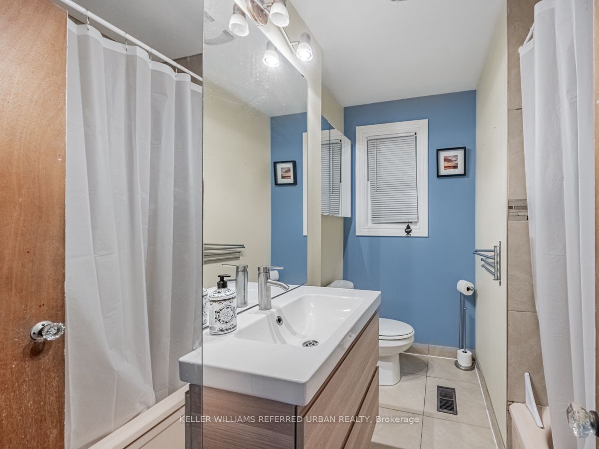 84 Hadrian Drive