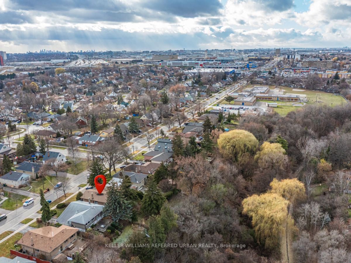 84 Hadrian Drive