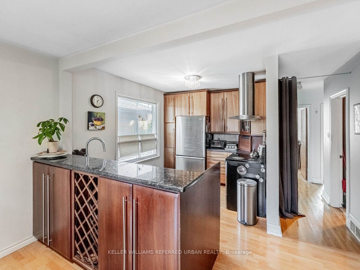 84 Hadrian Drive