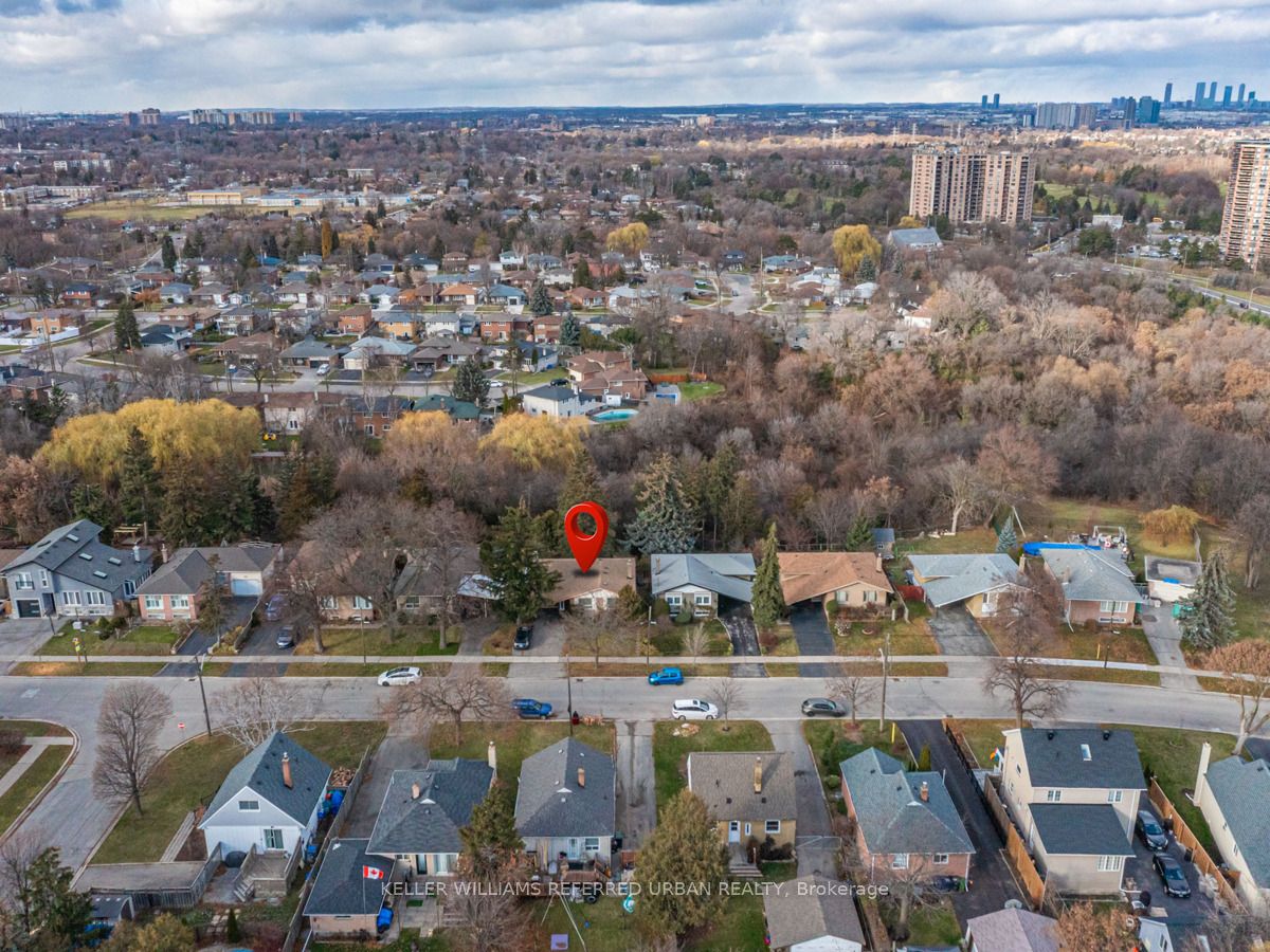 84 Hadrian Drive