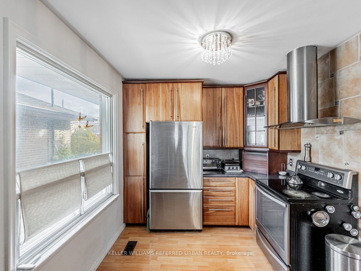 84 Hadrian Drive