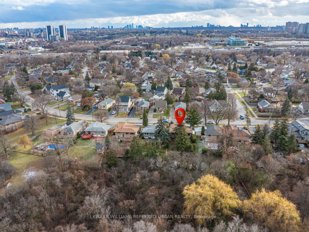 84 Hadrian Drive