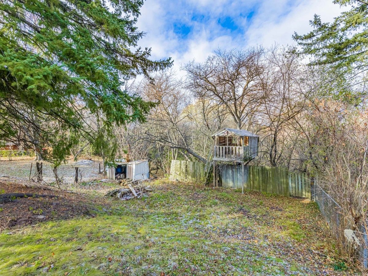 84 Hadrian Drive