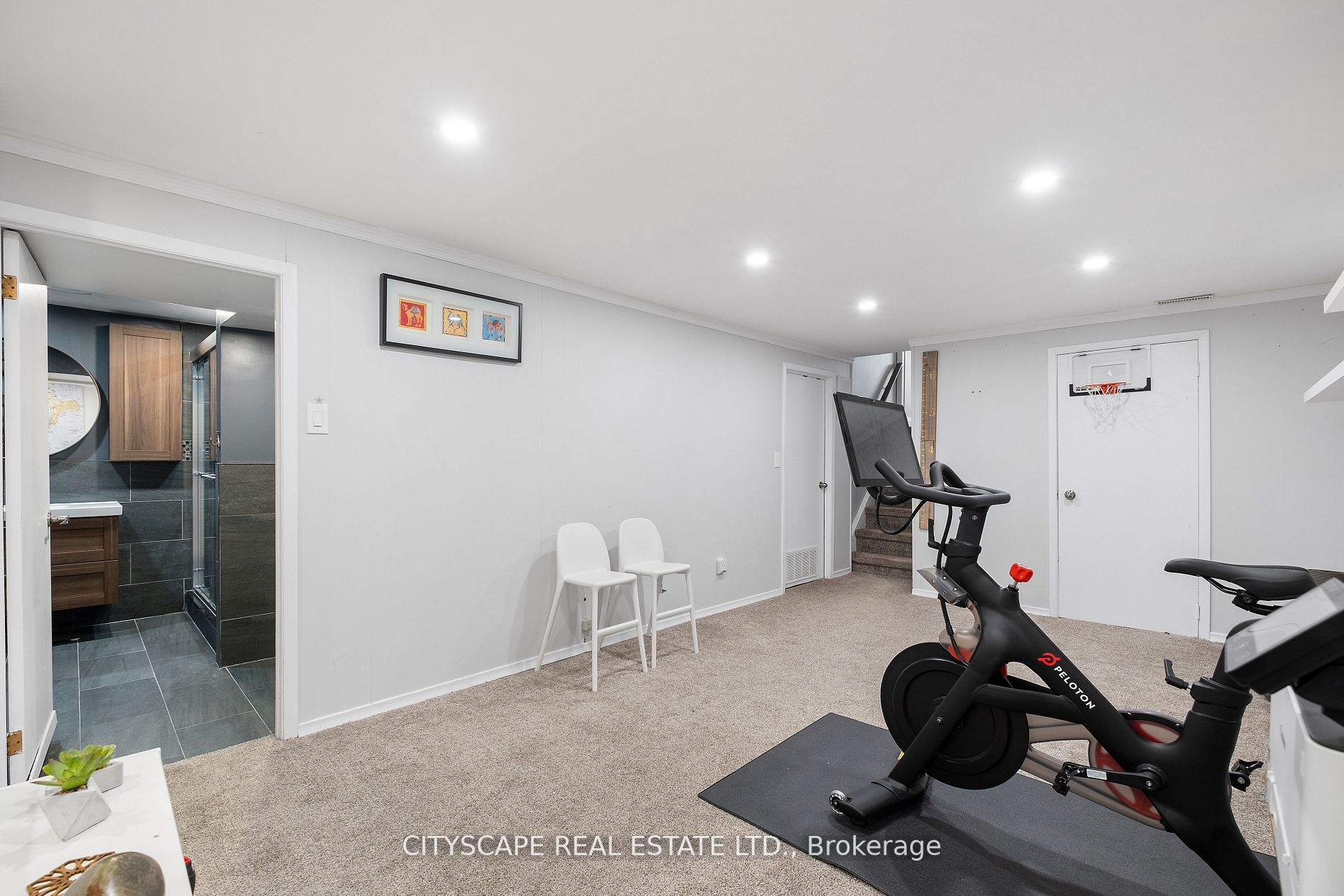 1575 Lewisham Drive
