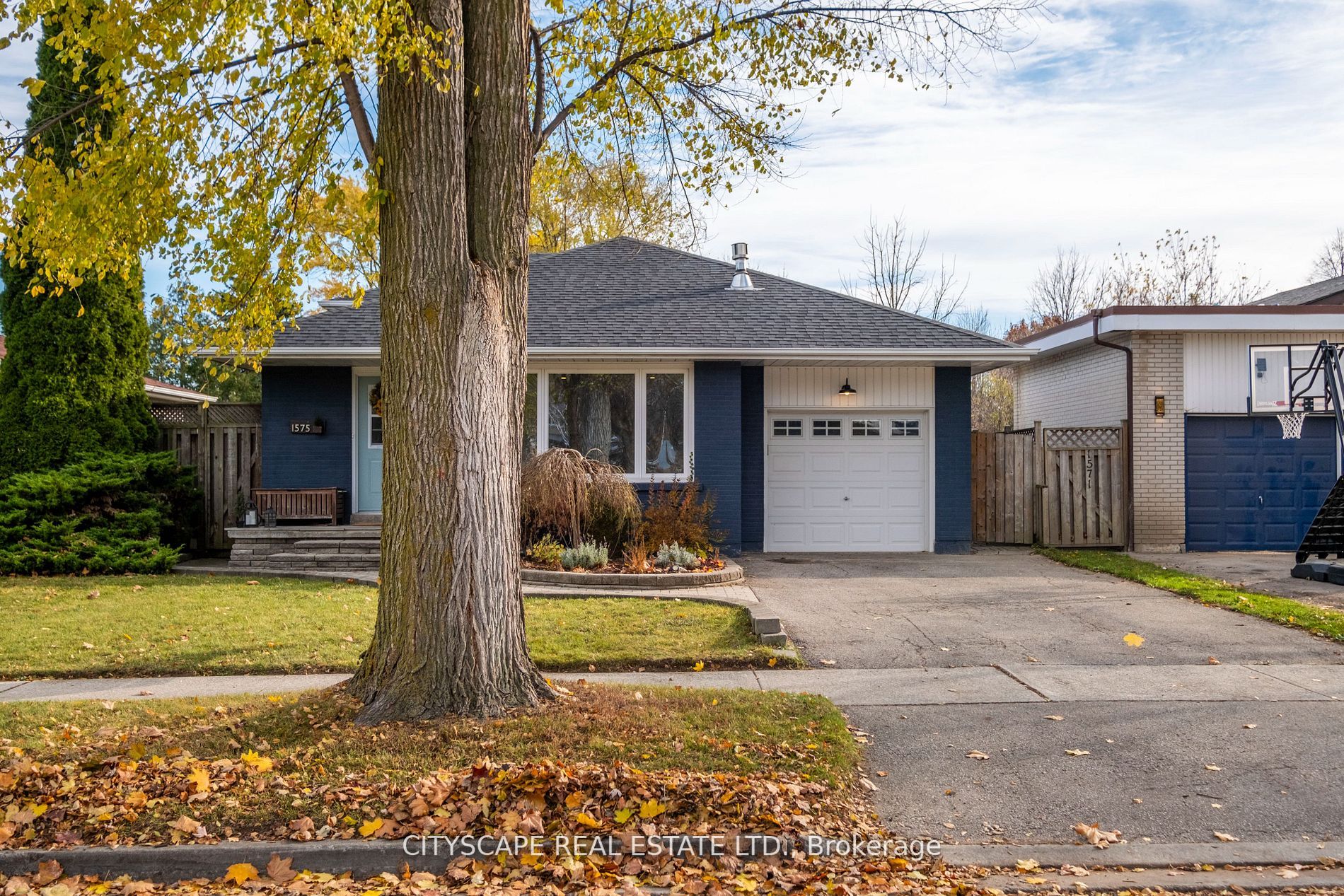 1575 Lewisham Drive