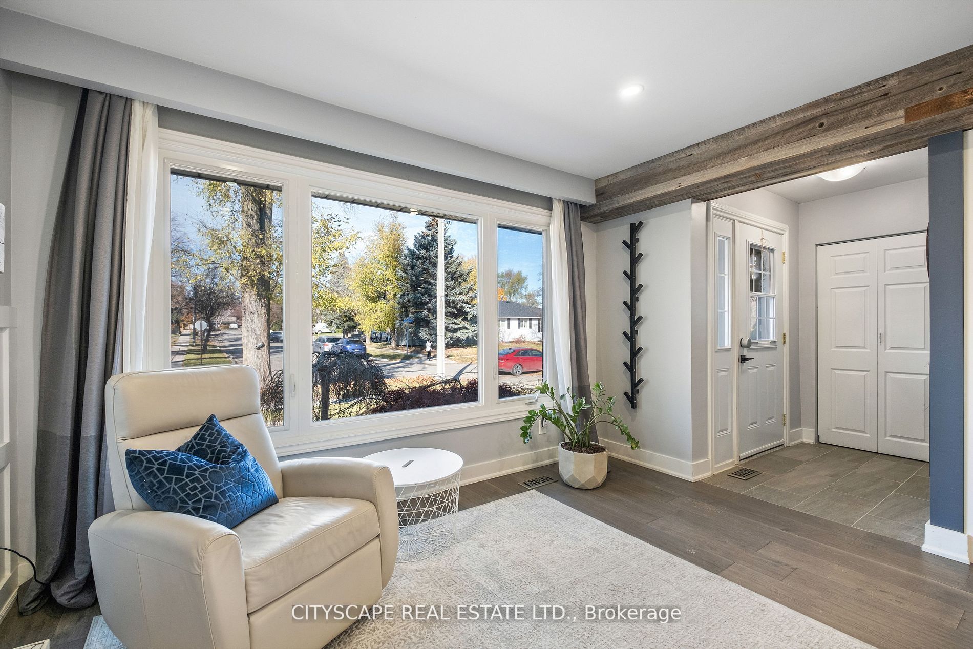 1575 Lewisham Drive