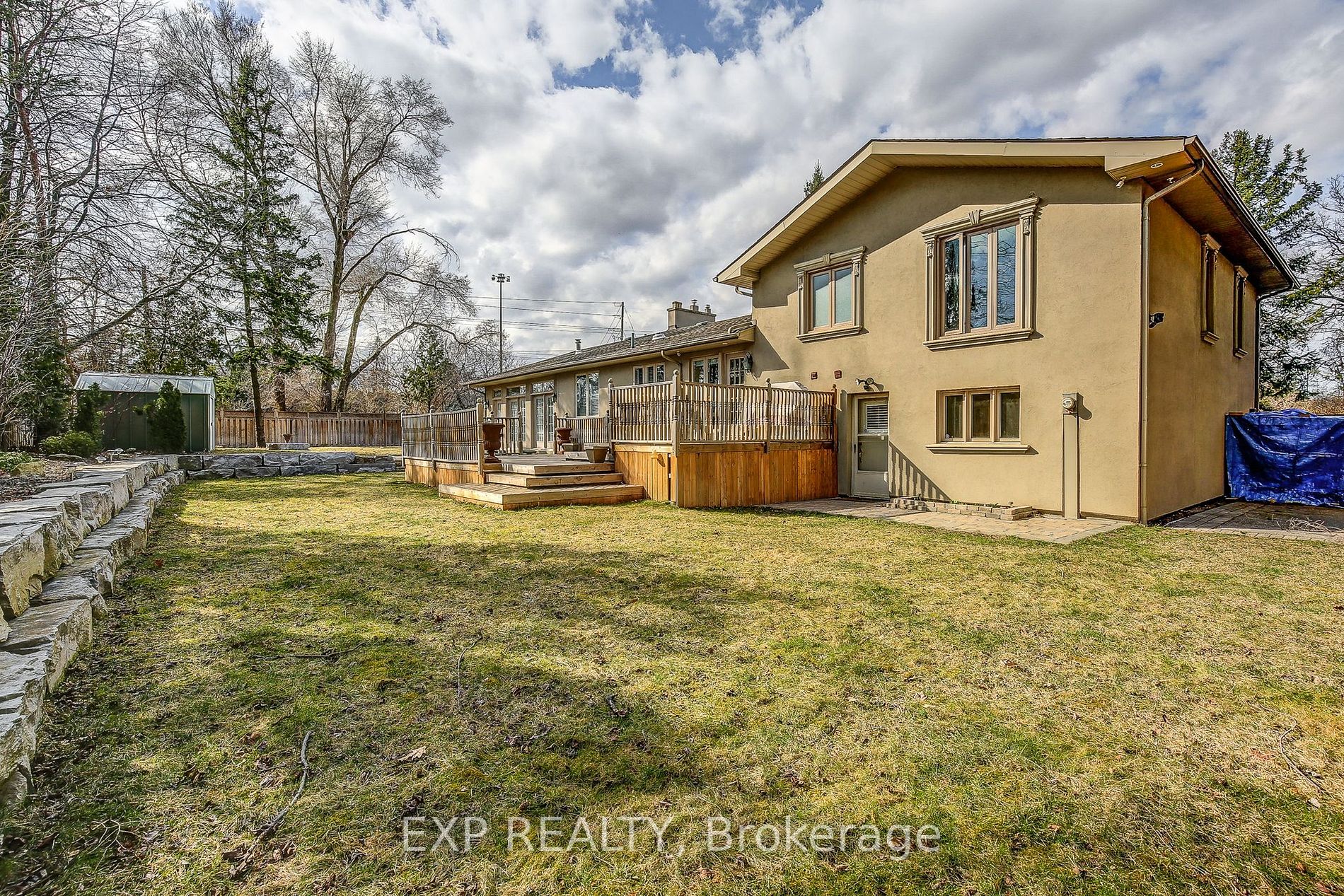 1572 Knareswood Dr