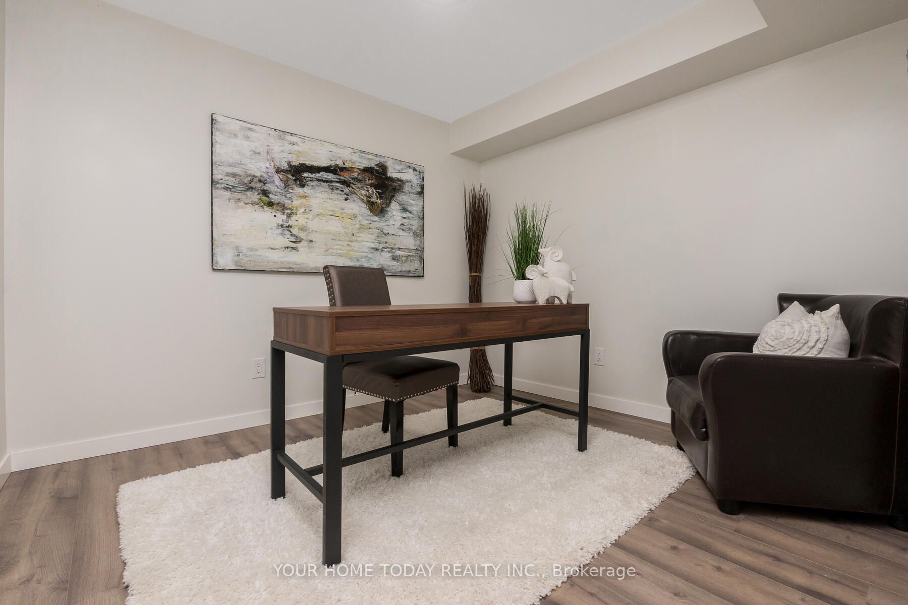 42 Moore Park Cres