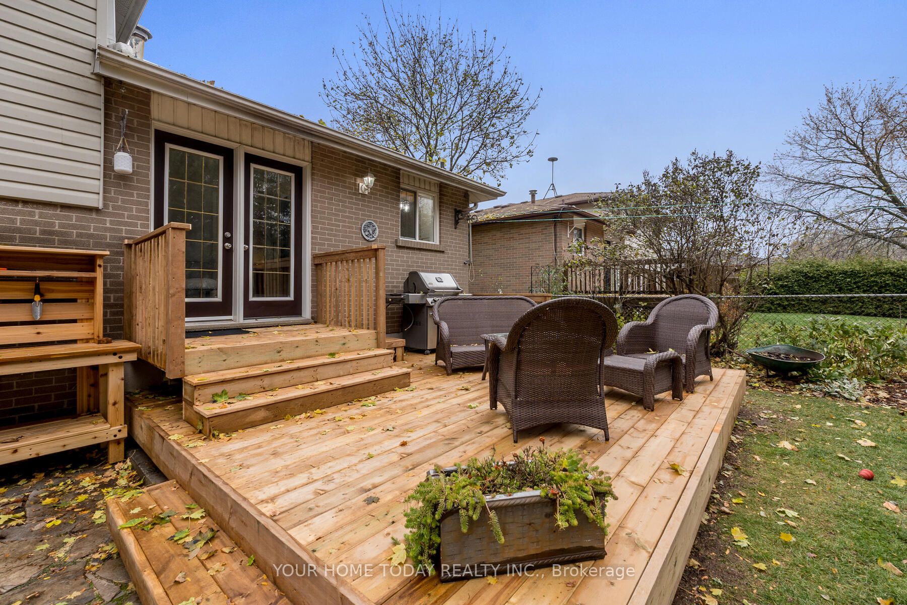 42 Moore Park Cres