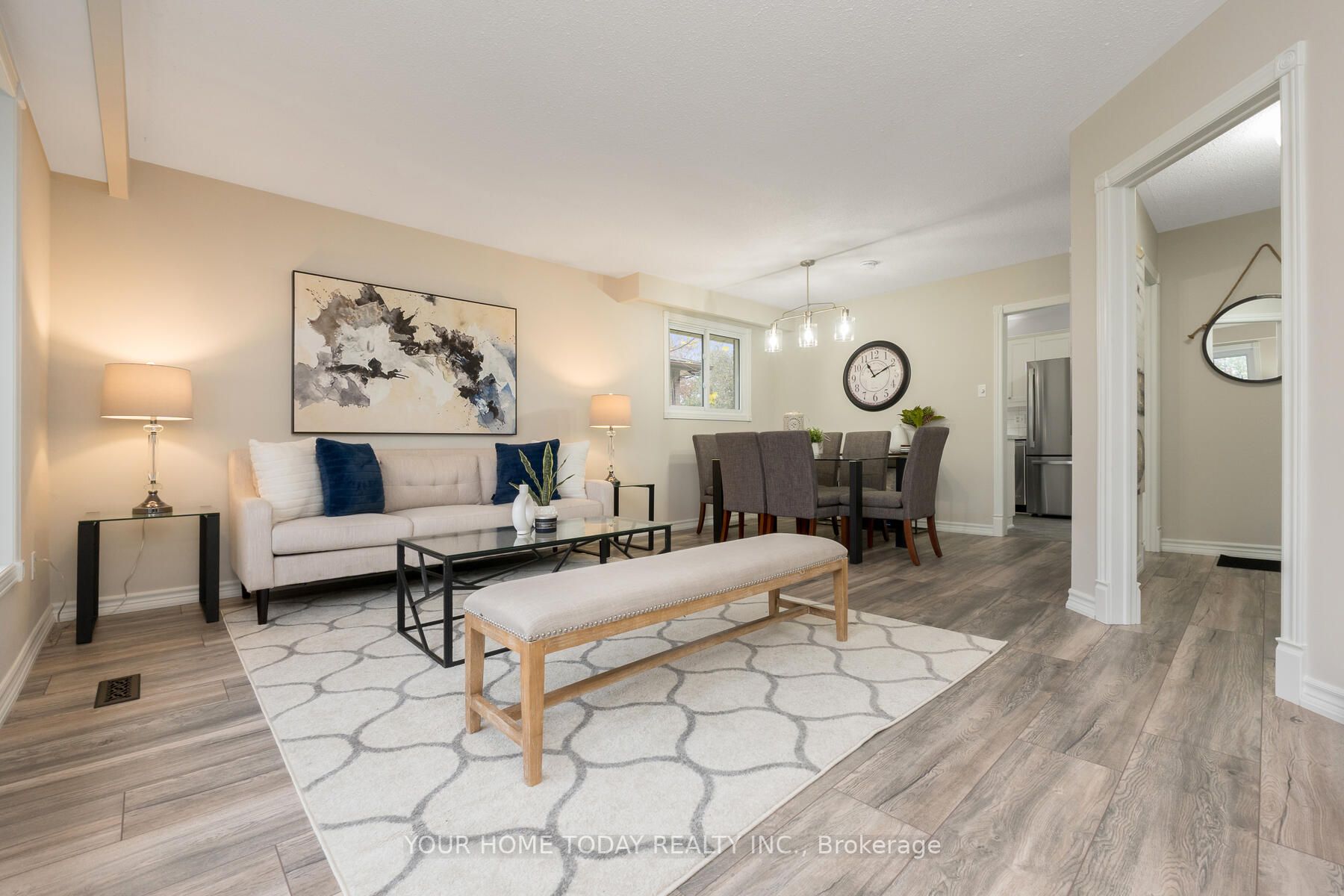 42 Moore Park Cres